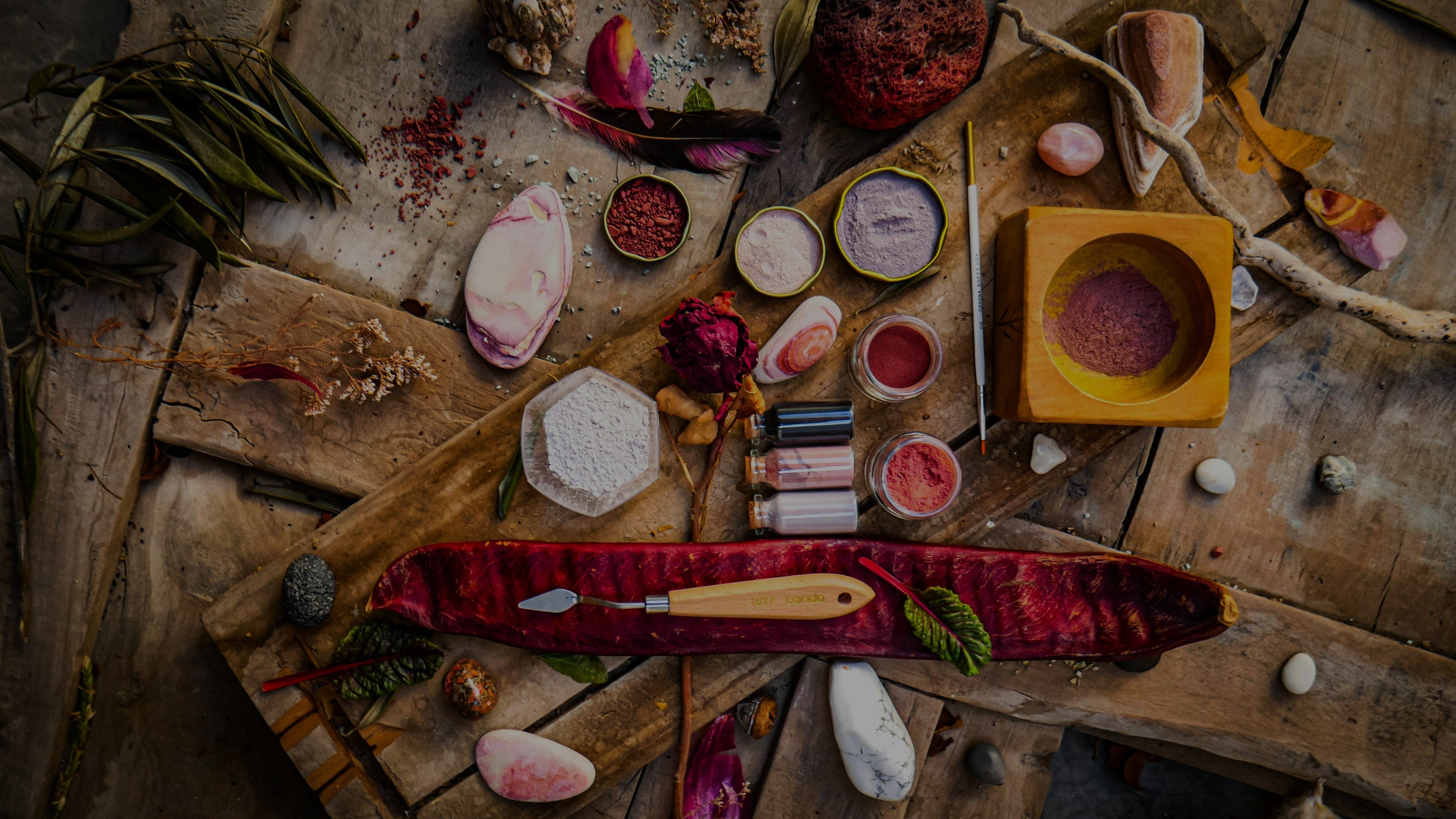 ART & CRAFT SUPPLIES