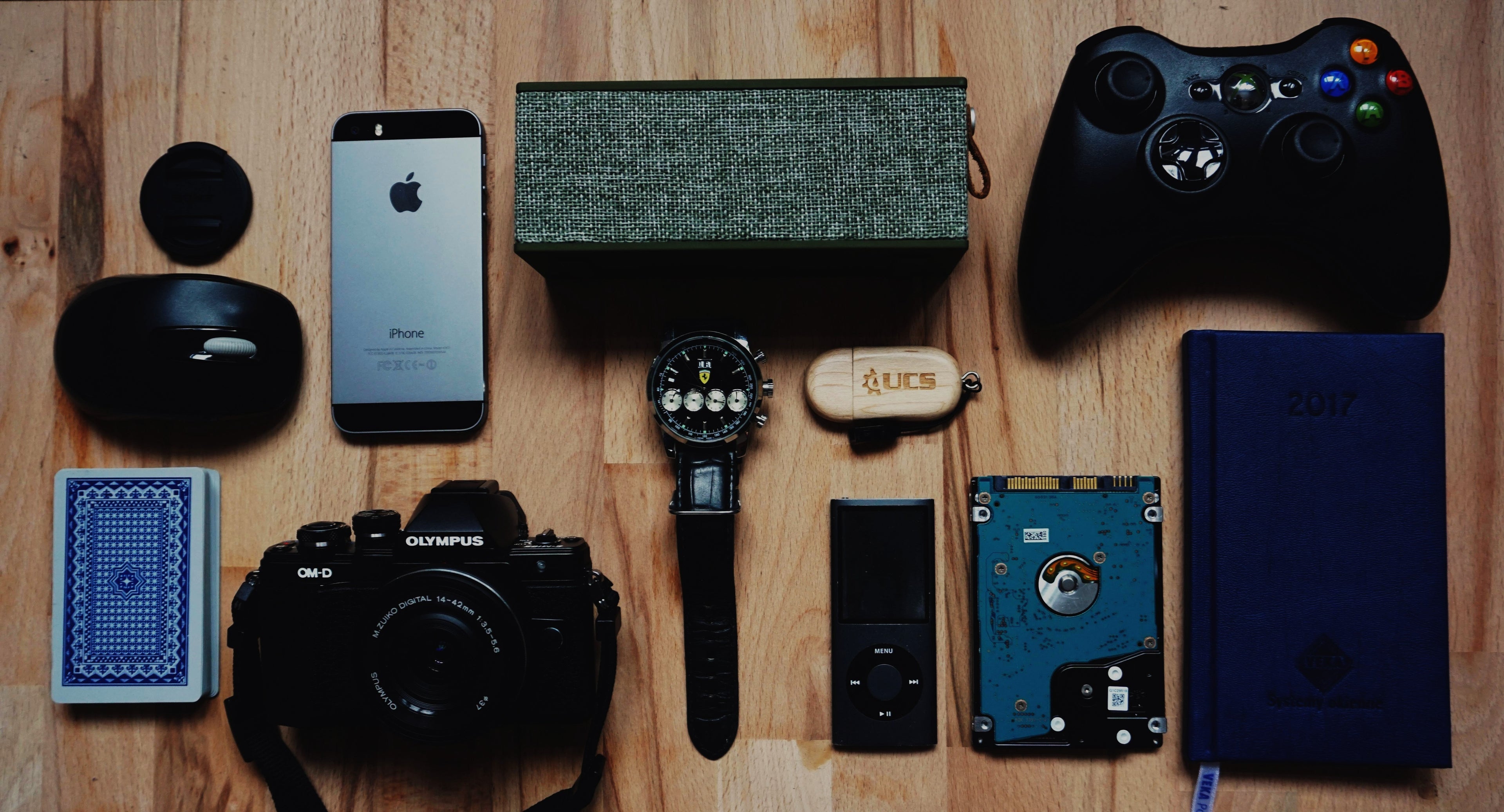 ELECTRONICS & GADGETS